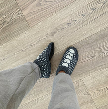 Indlæs billede til gallerivisning Aleksa - Fleksibel Uld Sutsko med sål - Unisex