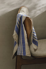 Indlæs billede til gallerivisning Tilbud - 2 stk. Hør Viskestykker for 299,- i farven Cobalt striped