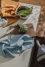 Indlæs billede til gallerivisning Tilbud - 2 stk. Hør Viskestykker for 299,- i farven Lake blue