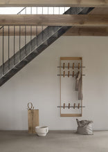 Indlæs billede til gallerivisning Moderne overtøjsstativ i Bambus