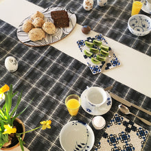 Indlæs billede til gallerivisning Gavesæt med 2 stk. bordløbere + 4 stk. smørebrikker