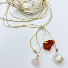 Indlæs billede til gallerivisning Halskæde med rav og sten #1