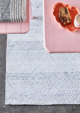 Indlæs billede til gallerivisning PET kelim - ATHENS - Grey/ivory