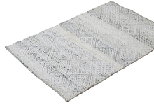 Indlæs billede til gallerivisning PET kelim - ATHENS - Grey/ivory
