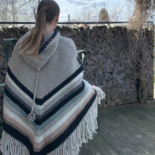 Indlæs billede til gallerivisning Uld Poncho
