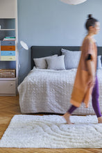 Indlæs billede til gallerivisning Shaggy woolen rug - SWIRL - Offwhite