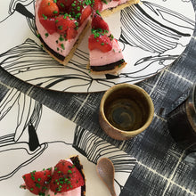 Indlæs billede til gallerivisning Gavesæt med 1 stk. Bordløber + 2 stk. smørebrikker