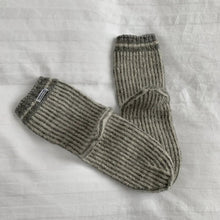 Indlæs billede til gallerivisning 2 for 500,- tilbud på Zaki Unisex Uldsokker - Hvide og lysegrå