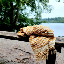 Indlæs billede til gallerivisning Badehåndklæde - karrygul