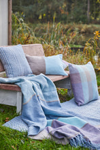 Indlæs billede til gallerivisning Pude - Plumeblue