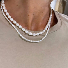 Indlæs billede til gallerivisning Smykish Pearly Necklace (Lille)