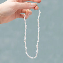 Indlæs billede til gallerivisning Smykish Pearly Necklace (Mellem)