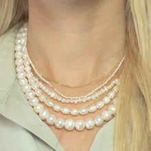Indlæs billede til gallerivisning Smykish Tiny Pearly Necklace