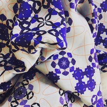 Indlæs billede til gallerivisning Silketørklæde fra Gitta Foldberg