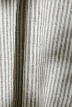 Indlæs billede til gallerivisning Strandhåndklæde - Grey stripes
